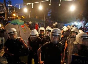 'Gezi'ye müdahale dünyada flaş haber