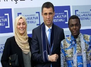 Hakan Şükür'den Türkçe Olimpiyatlarına övgü