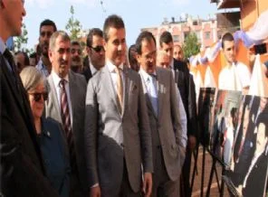 Hayallerimize karabasan gibi çöktüler