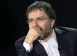 'Irkçı pehlivan: Bayrak verdiler adamın eline bayrak!'