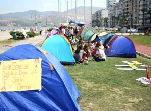 İzmir'de tansiyon düştü, çadırlar duruyor!