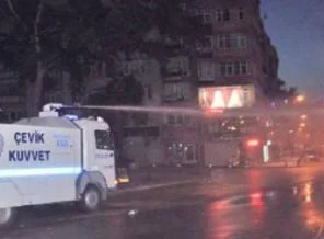 İzmit sabaha doğru tekrar karıştı: 50 gözaltı