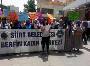 Kadın intiharlarına dur demek için yürüdüler