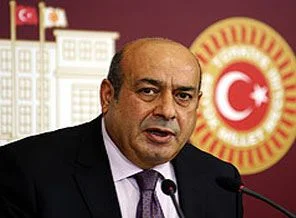 Kaplan: Vali tweet, polis gaz bombası atıyor
