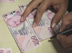Karpuz satıcısı sahte parayla dolandırıldı