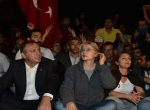 Kılıçdaroğlu Emine Ülker Tarhan'ı üstünü neden çizdi?
