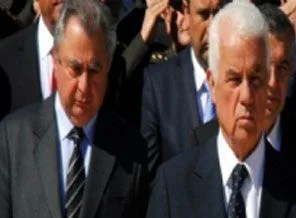 Küçük ve Denktaş'tan rüşvet açıklaması