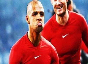 Melo'dan ünlü yorumcuya: Erkeksen...