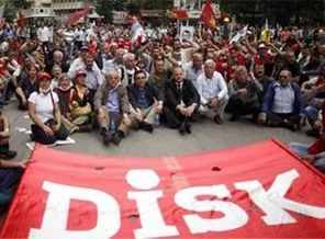 Memur-Sen'den sendikalara iş bırakma tepkisi!