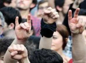 Mersin'de Gezi gerginliği: 17 yaralı