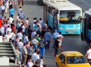 Metrobüs seferleri 3 saat durduruldu