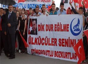 MHP'den, AK Parti'ye bayraklı suç duyurusu