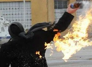 Molotof silah sayılacak, atana 12 yıl hapis verilebilecek