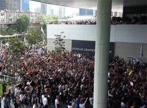 NTV önünde büyük protesto