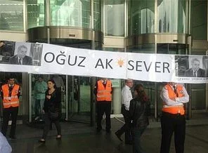 NTV önünde Oğuz Haksever protestosu