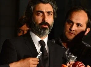 Oya Baydar: Kurtlar Vadisi'ne sığınan Başbakan