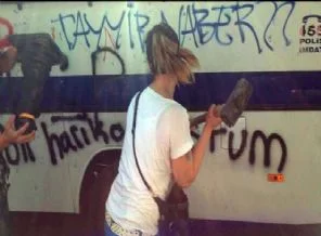 Polis çekildikten sonra eylemciler ne yaptı?
