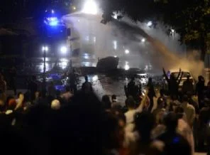 Polis Kızılay'da göstericilere müdahale etti