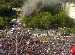 Polis Taksim'den geri çekildi, Taksim halka açıldı