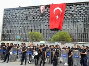 Polisle halkın açık görüşü!