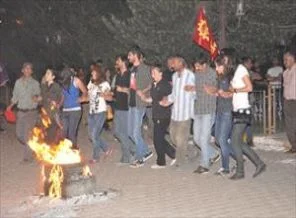 Protestolar yerini halaylara bıraktı