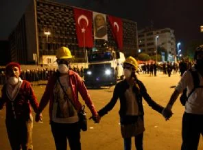 Referandum önerisine Dayanışma'dan tepki