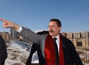 'Saat 15.00'da dünyayı sarsacak bir açıklama yapacağım'