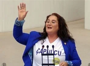 Sabahat Akkiraz Meclis'ten 'çapulcular'a selam yolladı