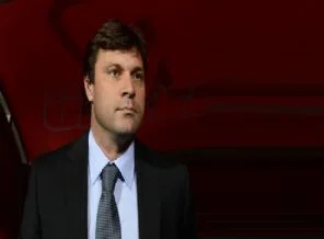 Sağlam imzayı attı