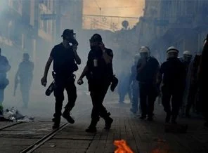 Sendikacı polislerden gazcı polislere: Elinizi vicdanınıza koyun!