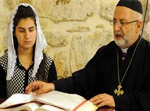 Süryaniler Manastır arazilerini BDP'den geri istiyor