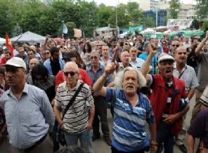 Taksim Dayanışması: Parkı boşaltmıyoruz