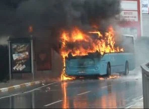 Taksim'de alevler yükseldi