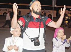 Taksim'de duaya linç girişimi