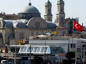 Taksim'deki kilisenin 'meydana çıkarılması' mümkün mü?