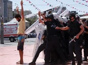 Times: Demokrasi bir tramvaydır, gittiğimiz yere kadar gider