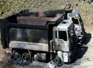 Tunceli'de 6 araç yakıldı