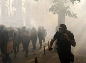 Türkiye'ye 'biber gazı satışı yapmayın' çağrısı