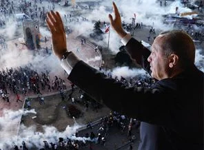 'Tuttuğun yol yol değil; bu kafayla ne barış, ne de demokrasi gelir!'