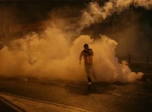 Uzlaşma bitti; Taksim'den Beşiktaş'a yürümek isteyen gruba polis müdahalesi
