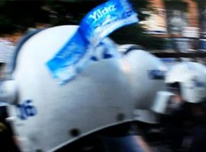 Valilik orantısız güce karşı uyardı, polis kask numaralarını gizledi
