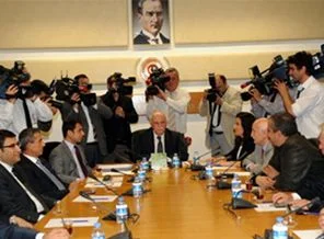 Yeni anayasa komisyonuna da 'olağanüstü hal' gazı!