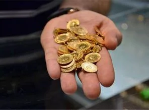 35 altını 'büyücü hırsızlar' çaldı