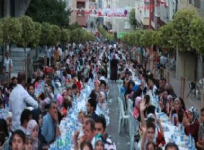 60 yıldır iftarı birlikte açıyor