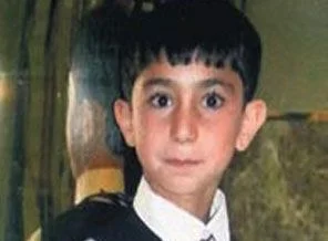 90 santim su olan havuzda boğuldu