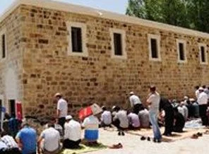 98 yıl aradan sonra ilk cuma namazı kılındı