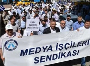 AA çalışanlarından TGS'ye toplu iş sözleşmesi protestosu