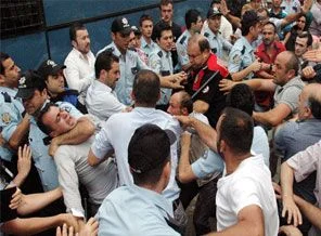 Adliyede ortalık karıştı