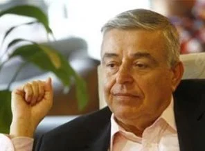'AK Parti'ye yakın olduğu' gerekçesiyle Can Paker'e darbe