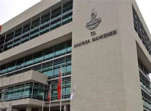 Anayasa Mahkemesi'nden 5 parti hakkında suç duyurusu